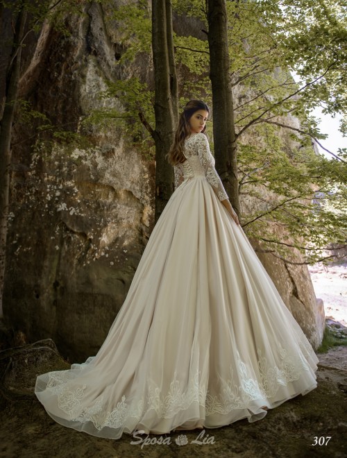 https://www.sposa-lia.com/images/stories/virtuemart/product/307      (3).jpg